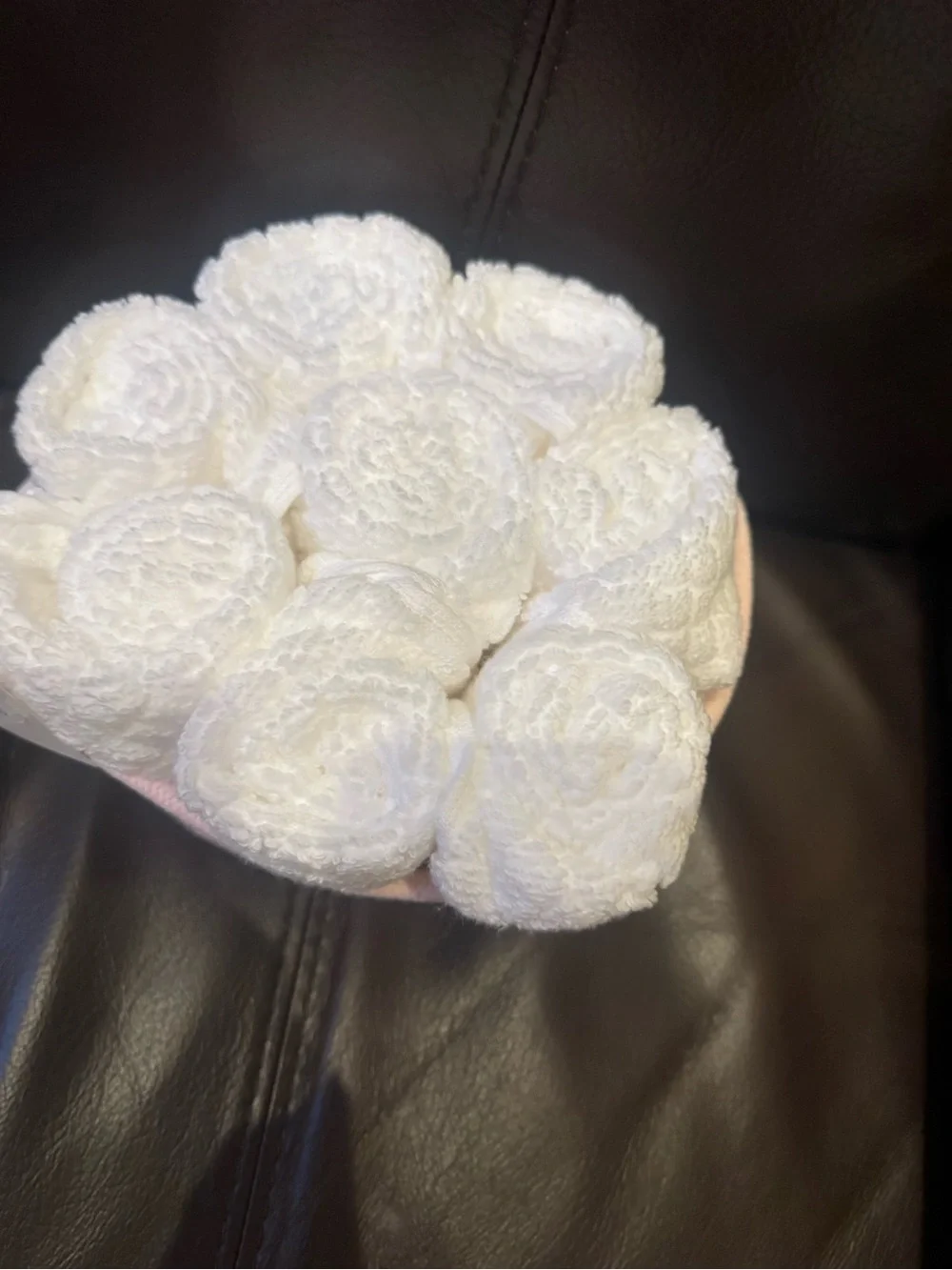 CARO Collection Pink Rope Basket with White Wash Cloths